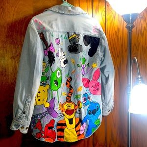 Lined Jean jacket with an artistic decoration